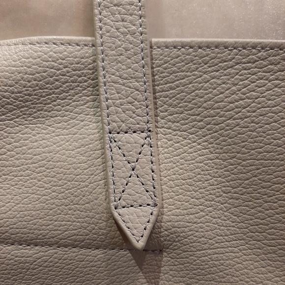 Time for Me leather tote - Picture 11 of 11